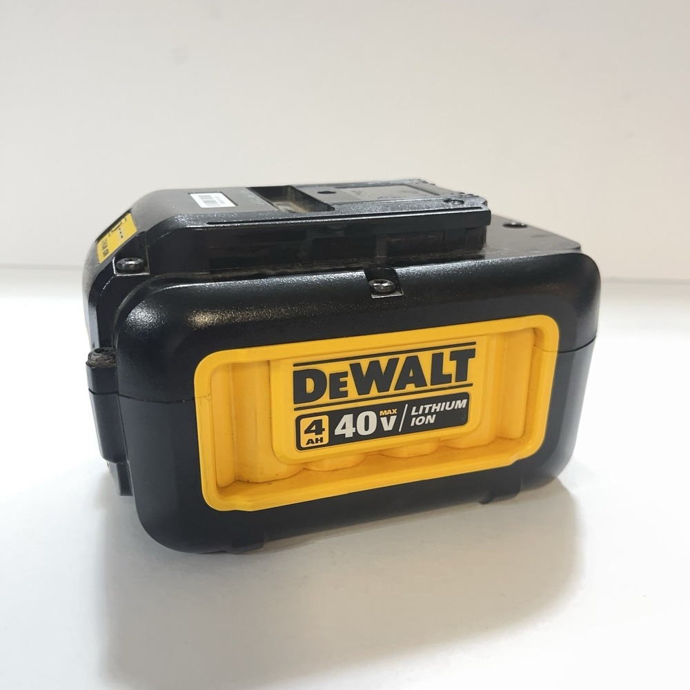 DEWALT DCB404 40V Lithium-Ion Good working condition - Picture 4 of 6